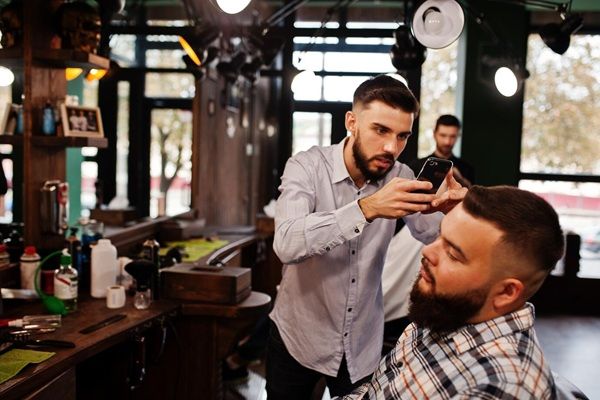 Capelli da uomo ed elemento immagine