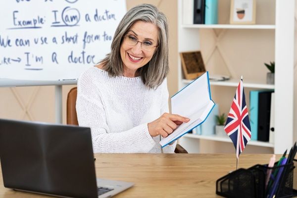 Formazione EF Primo Insegnante di inglese che fa lezioni