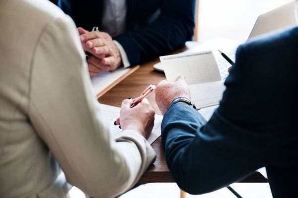 Avvocato Alessandro Silvia Uomini d'affari che investono in startup